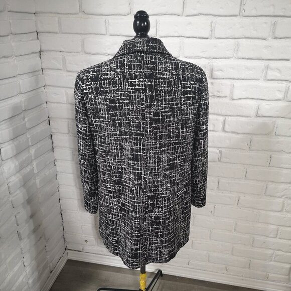 Cleo Petites Ladies Made in Canada Black & Cream Pattern Lined Coat - Picture 2 of 10